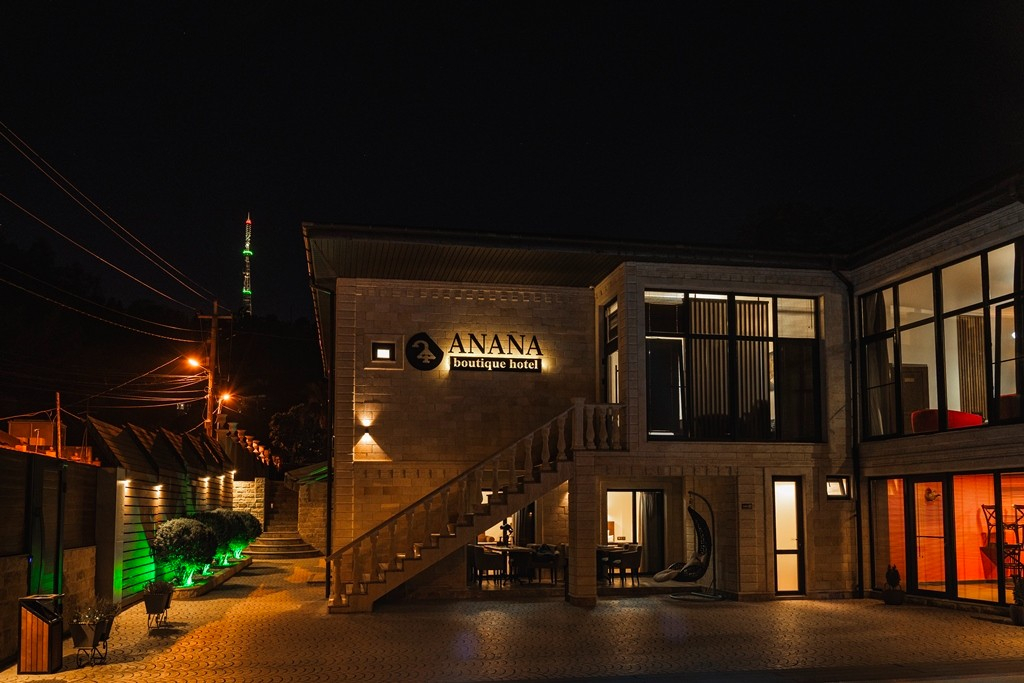 ANANA Boutique Hotel Ночной вид